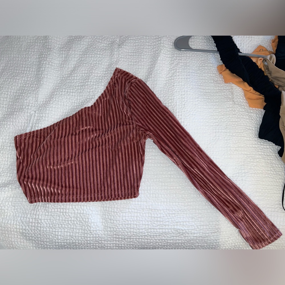 shein one shoulder velvet crop top
